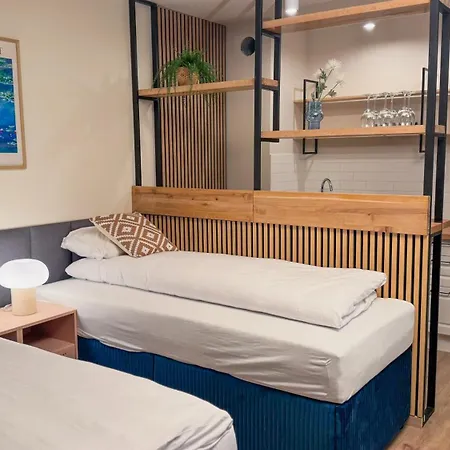 Breeze With Balcony Apartament