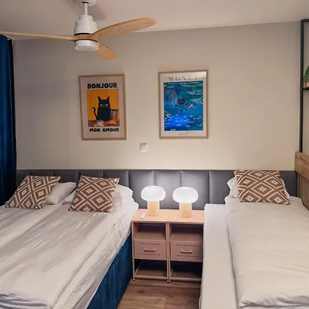 Breeze With Balcony Lägenhet Warszawa